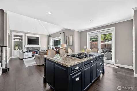 25817 NE 4th Place Sammamish WA 98074
