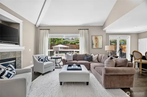 25817 NE 4th Place Sammamish WA 98074