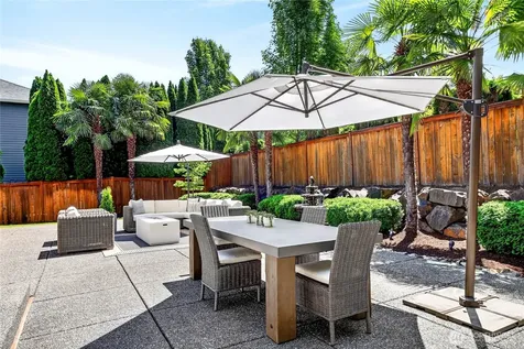 25817 NE 4th Place Sammamish WA 98074