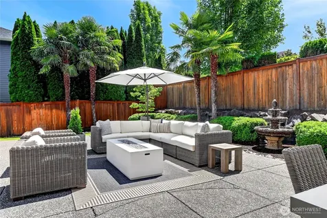 25817 NE 4th Place Sammamish WA 98074