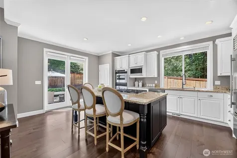 25817 NE 4th Place Sammamish WA 98074