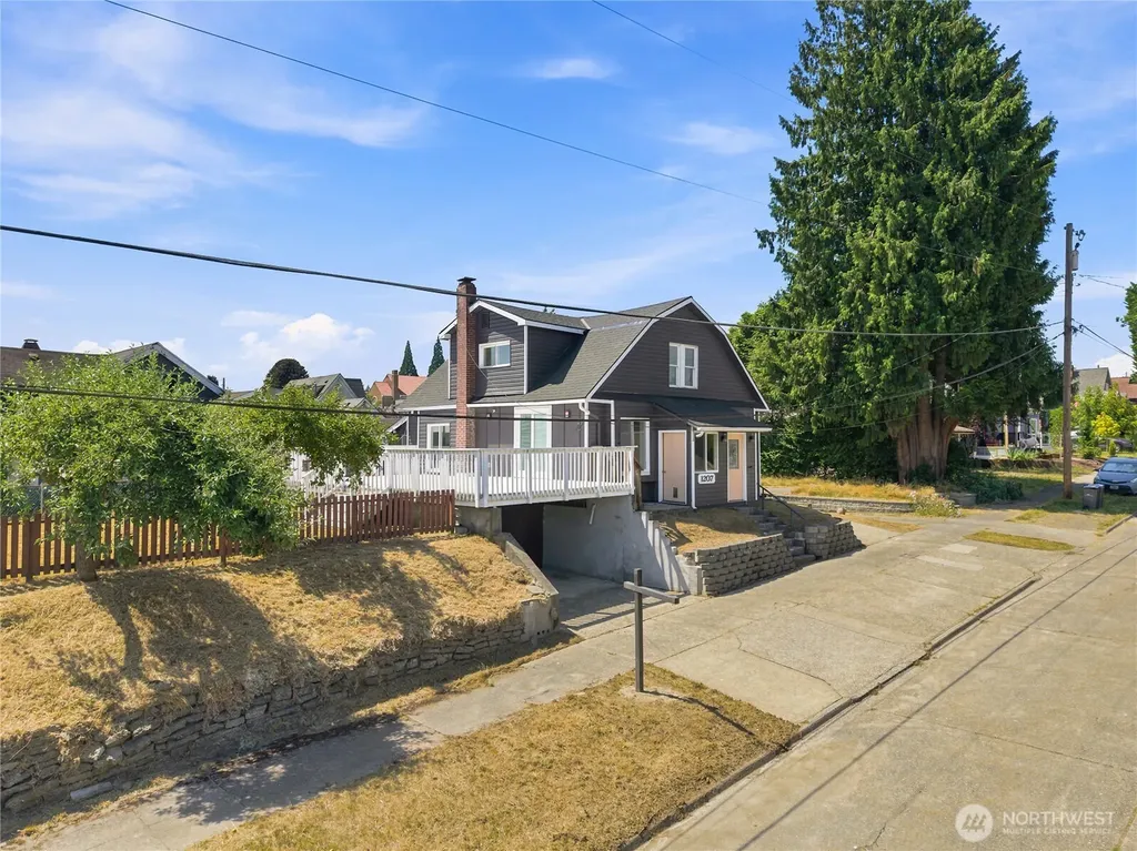 1207 8th Street Bremerton WA 98337