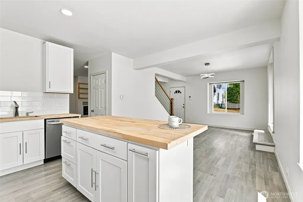 1207 8th Street Bremerton WA 98337