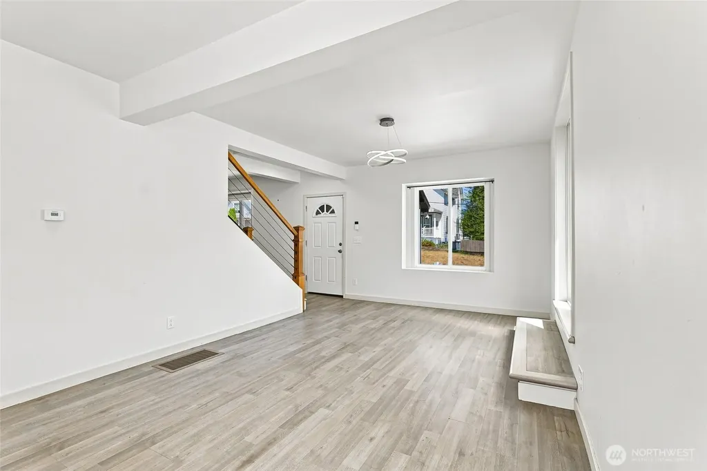 1207 8th Street Bremerton WA 98337