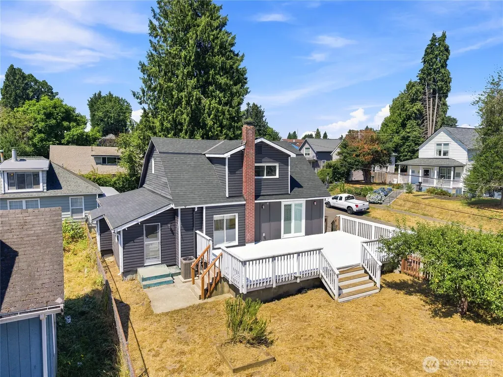1207 8th Street Bremerton WA 98337