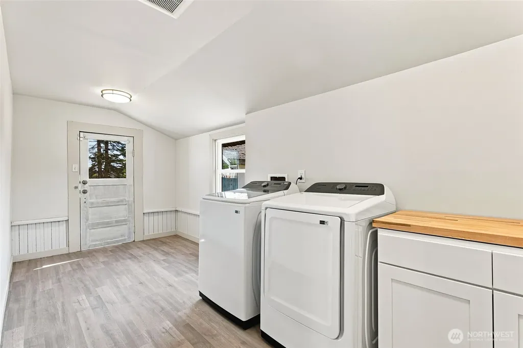 1207 8th Street Bremerton WA 98337