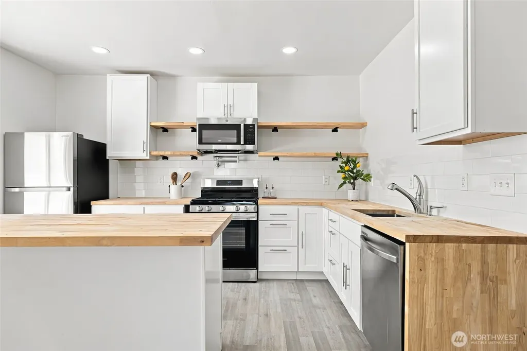 1207 8th Street Bremerton WA 98337