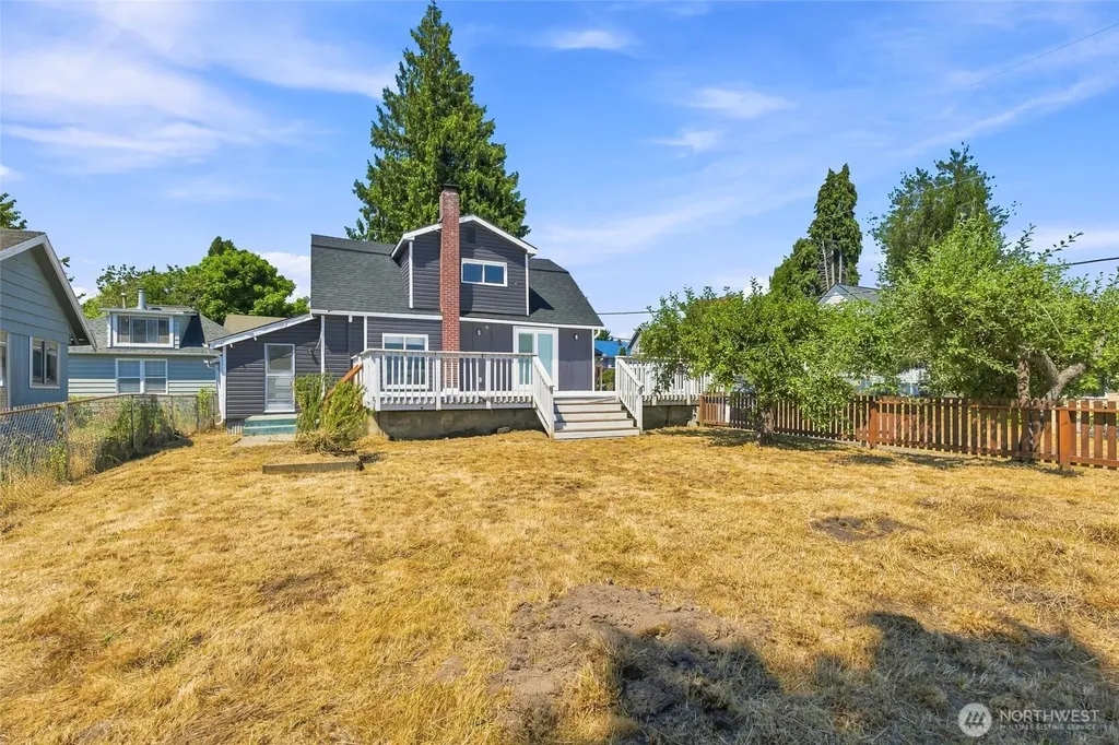 1207 8th Street Bremerton WA 98337