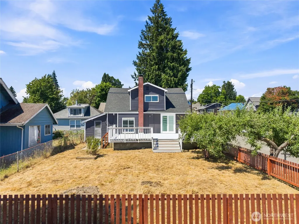 1207 8th Street Bremerton WA 98337
