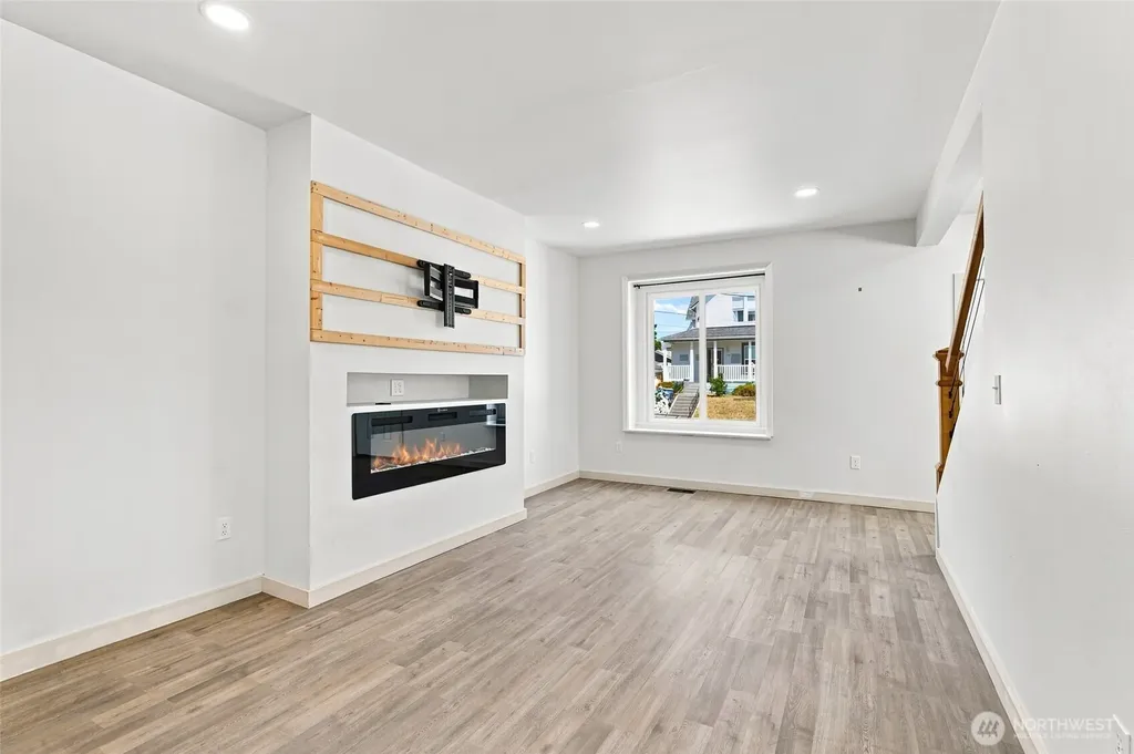 1207 8th Street Bremerton WA 98337