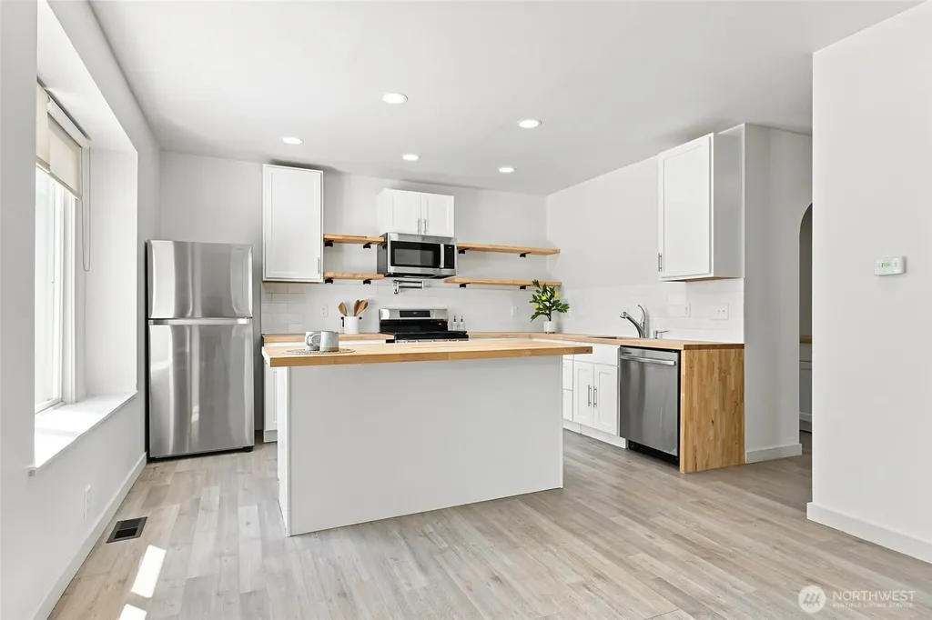 1207 8th Street Bremerton WA 98337