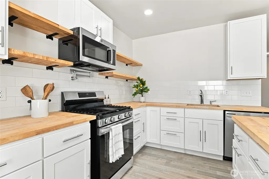 1207 8th Street Bremerton WA 98337
