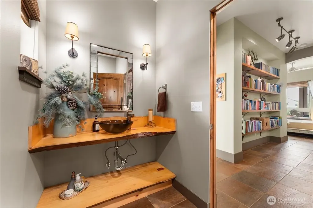 100 Ridgeview Drive Chelan WA 98816