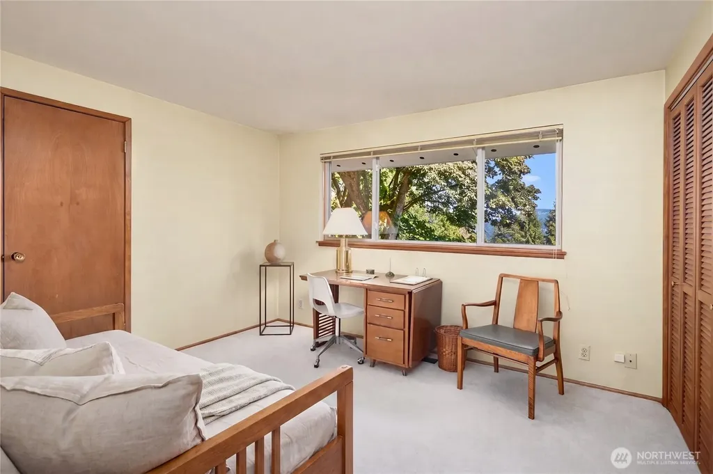 9226 SE 60th Street Mercer Island WA 98040