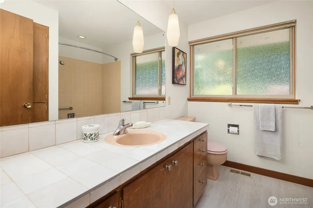 9226 SE 60th Street Mercer Island WA 98040