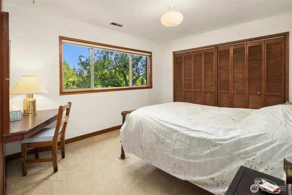 9226 SE 60th Street Mercer Island WA 98040