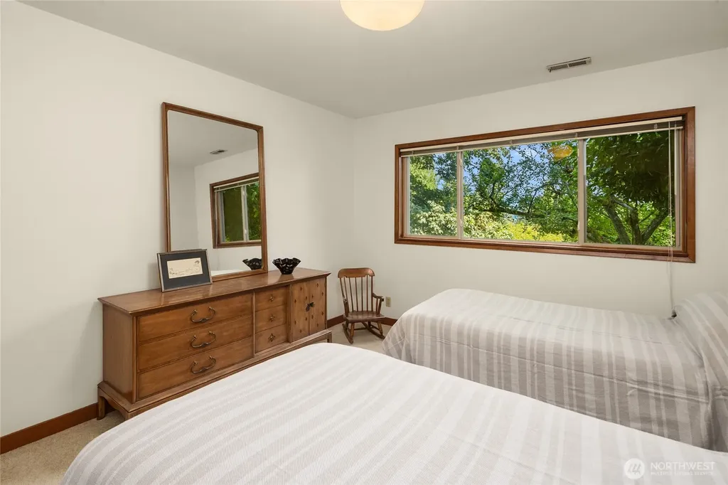 9226 SE 60th Street Mercer Island WA 98040