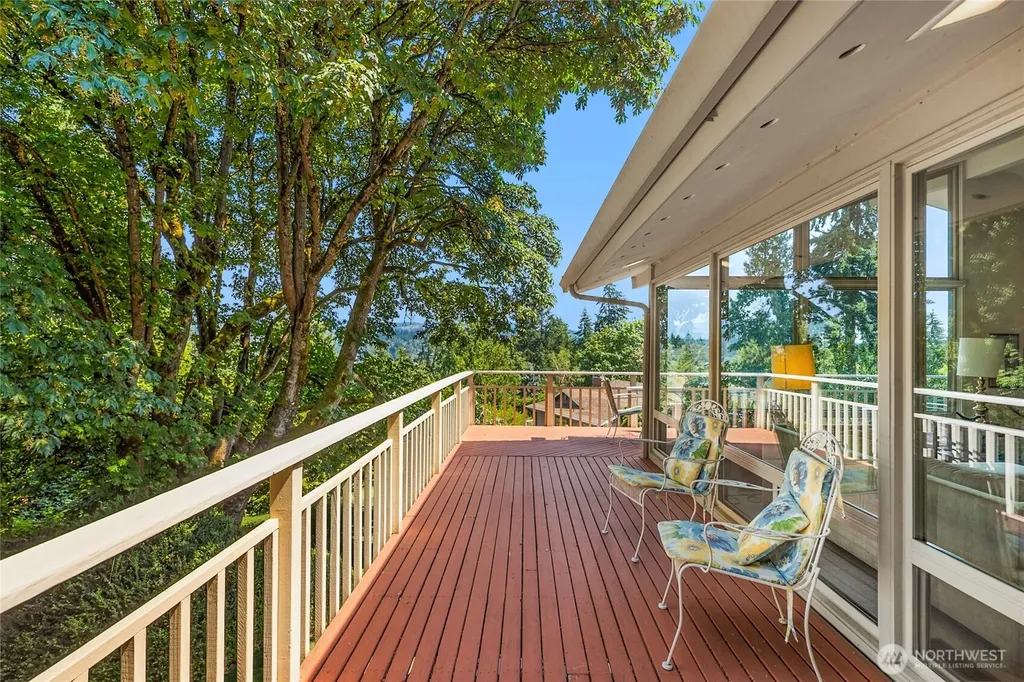 9226 SE 60th Street Mercer Island WA 98040