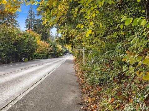 445 W Lake Sammamish Parkway SE Bellevue WA 98008
