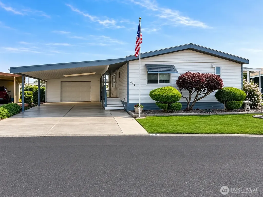 2240 W Broadway Avenue Moses Lake WA 98837