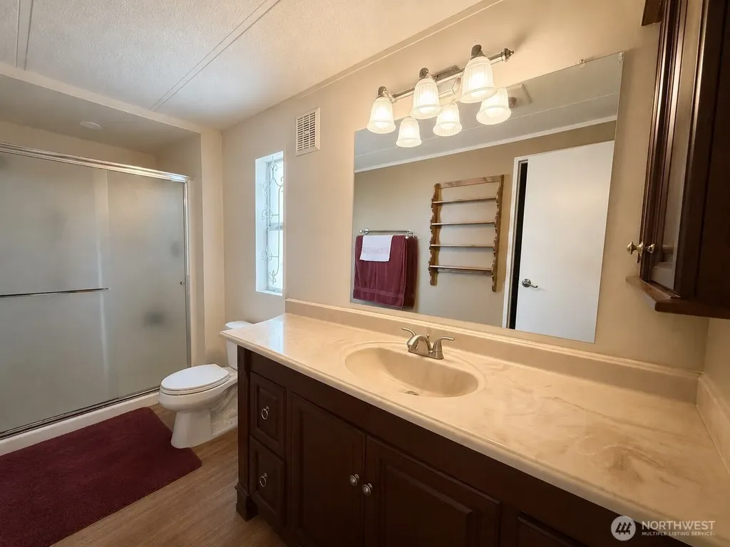 2240 W Broadway Avenue Moses Lake WA 98837