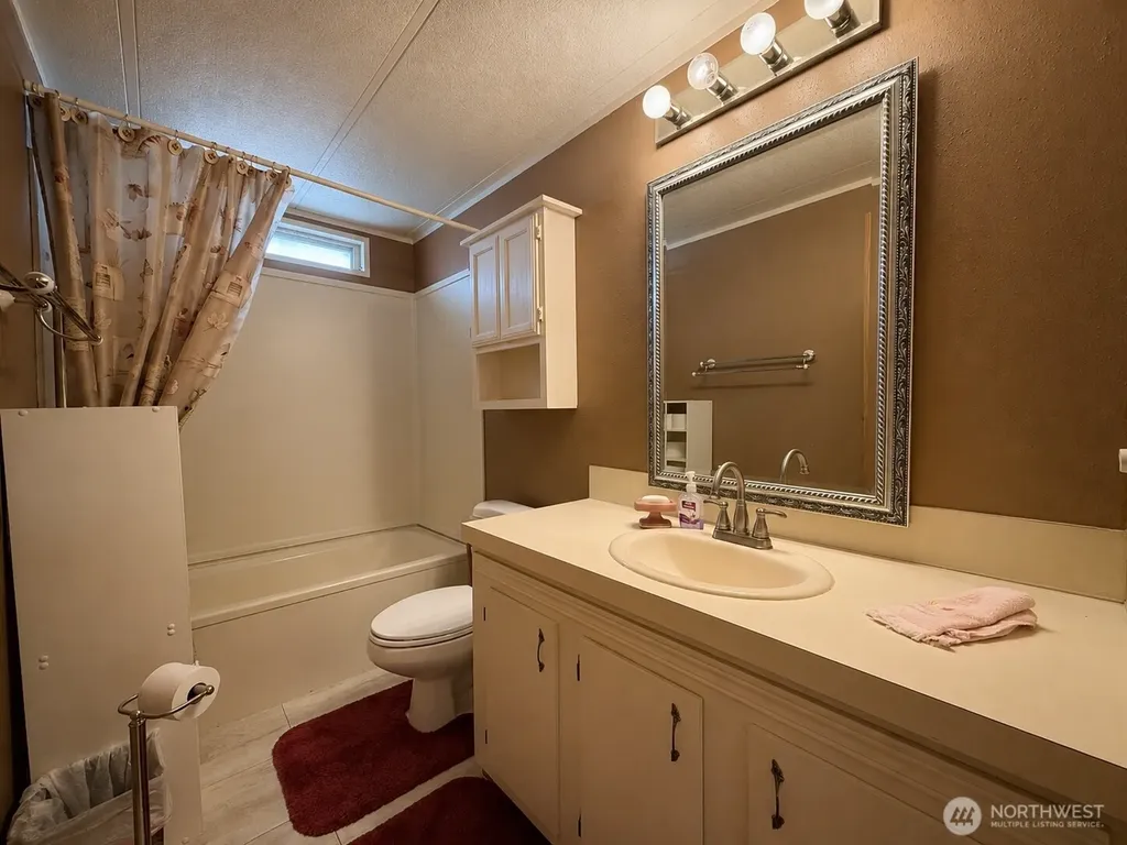 2240 W Broadway Avenue Moses Lake WA 98837