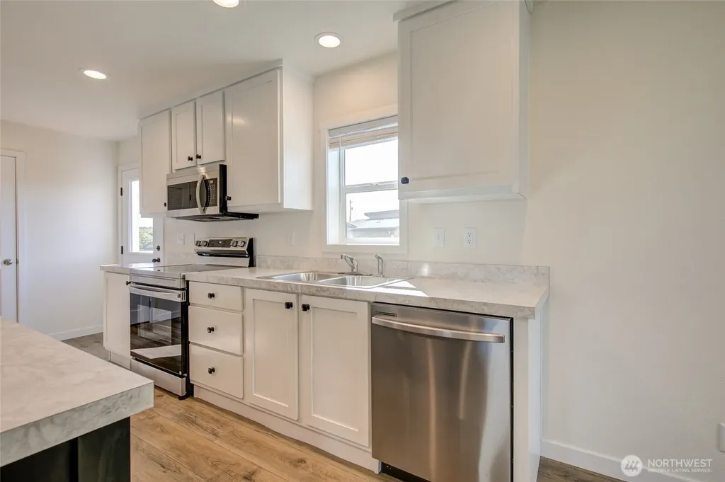 1246 Camero Loop SW Ocean Shores WA 98569
