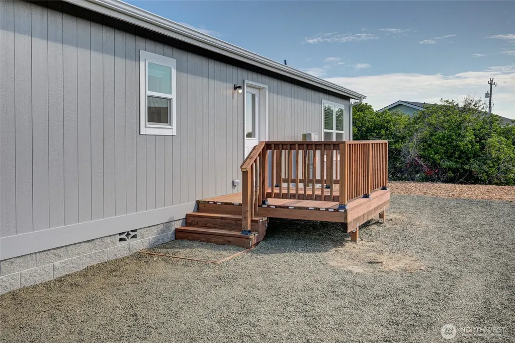 1246 Camero Loop SW Ocean Shores WA 98569