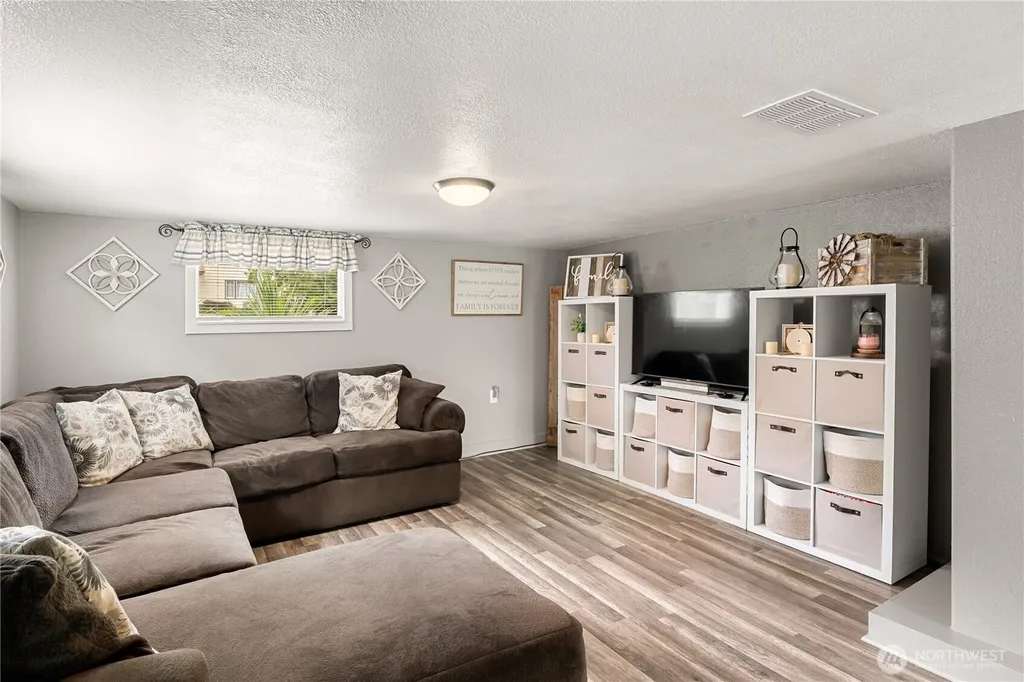 114 Chenault Avenue Hoquiam WA 98550
