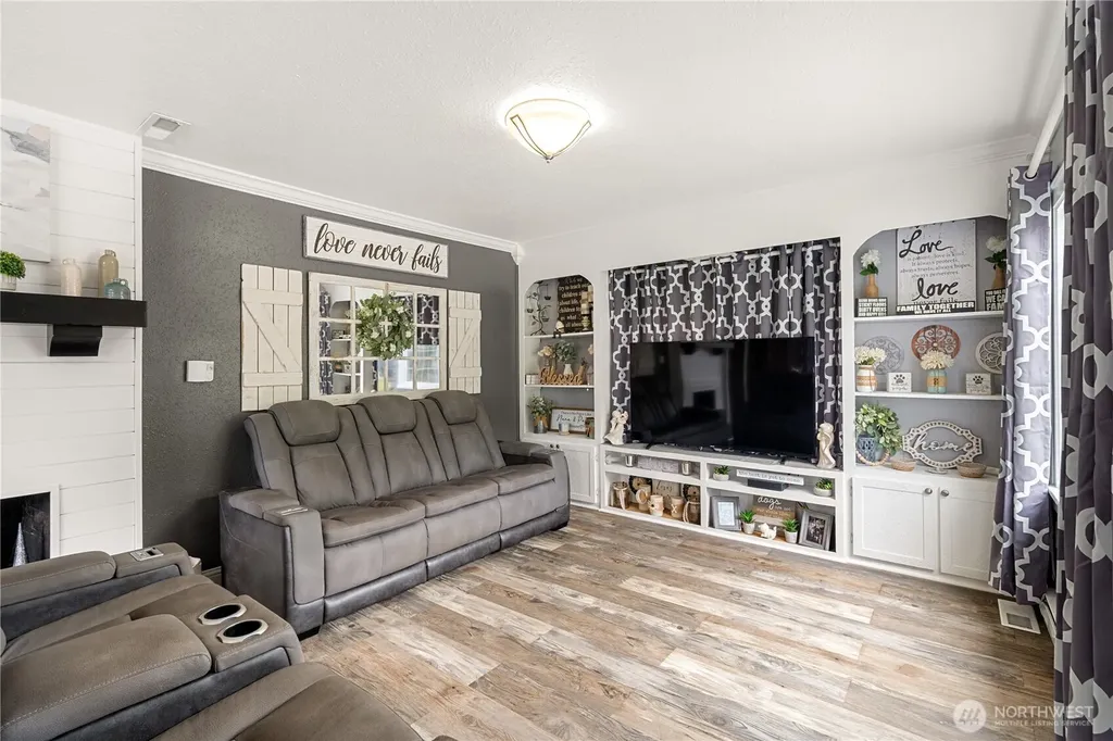 114 Chenault Avenue Hoquiam WA 98550