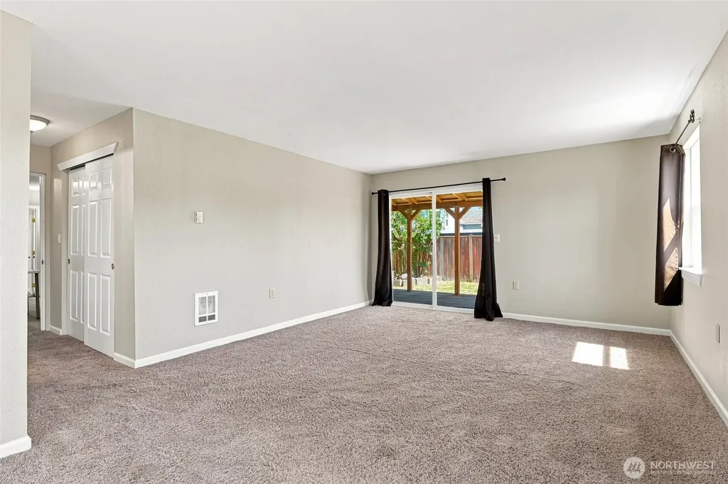 1016 E 61st Street Tacoma WA 98404