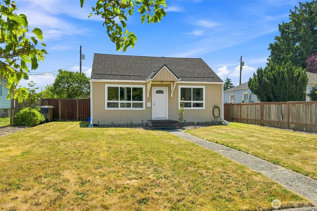 1016 E 61st Street Tacoma WA 98404