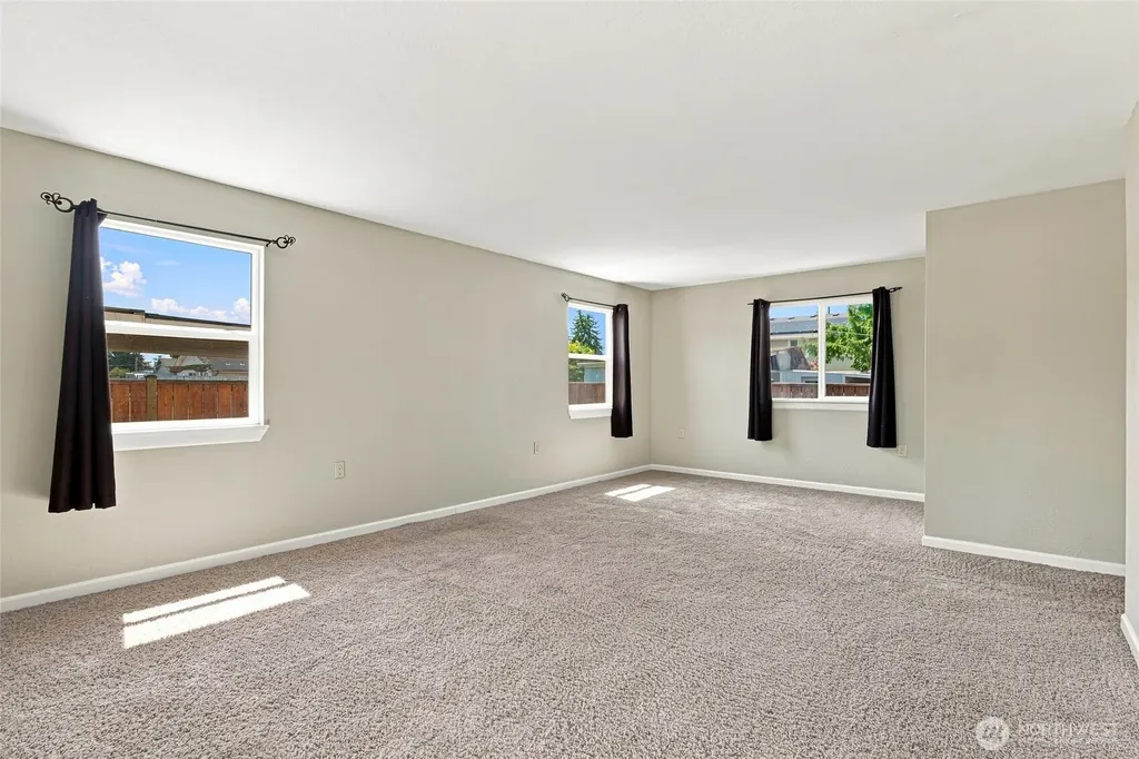 1016 E 61st Street Tacoma WA 98404