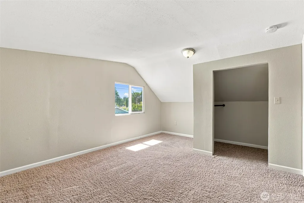 1016 E 61st Street Tacoma WA 98404