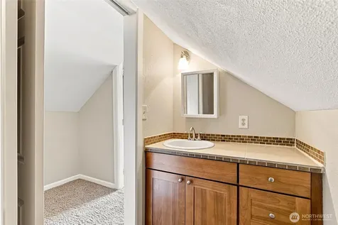 1016 E 61st Street Tacoma WA 98404