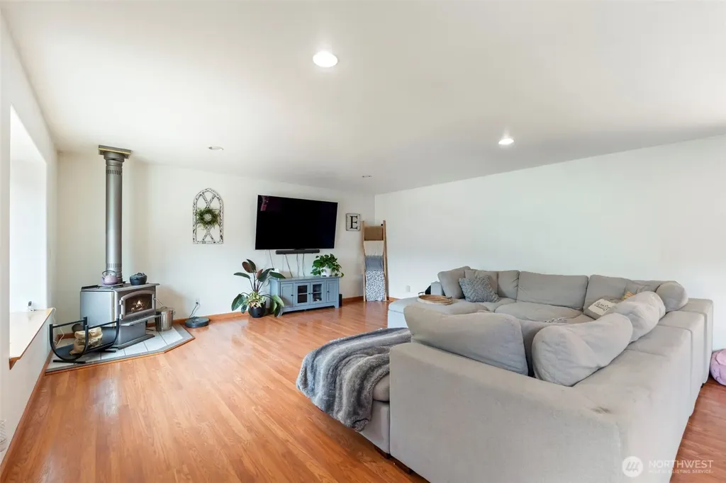 360 E Road Of Tralee Shelton WA 98584