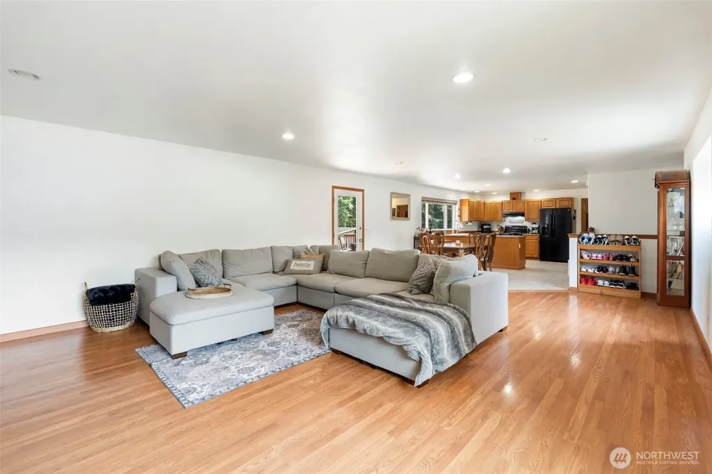 360 E Road Of Tralee Shelton WA 98584