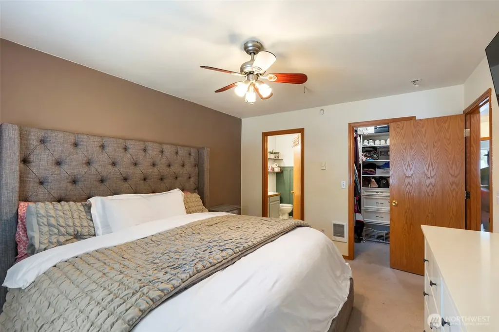 360 E Road Of Tralee Shelton WA 98584