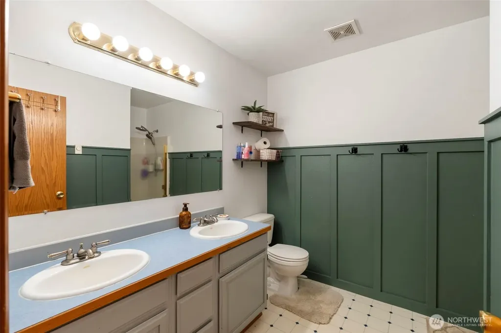 360 E Road Of Tralee Shelton WA 98584