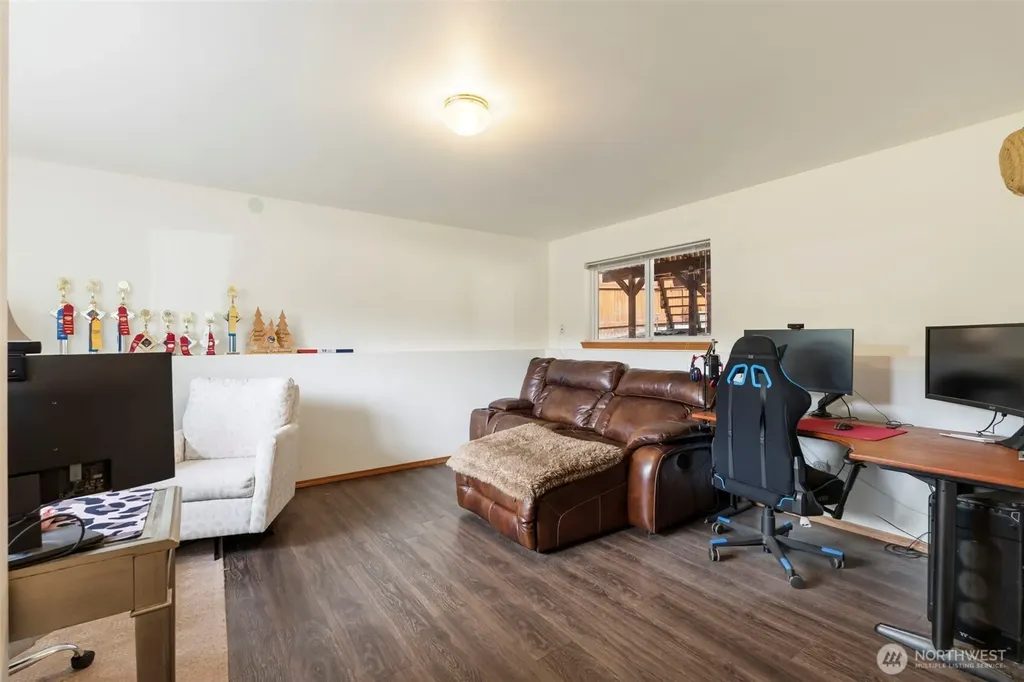 360 E Road Of Tralee Shelton WA 98584