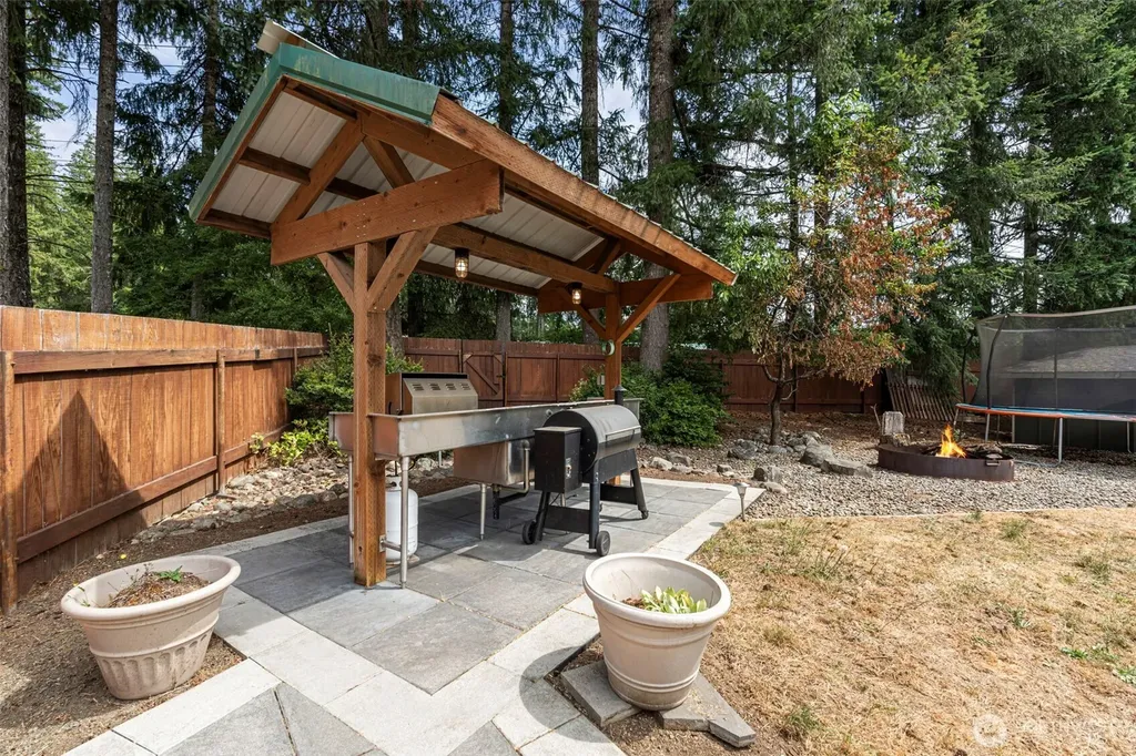 360 E Road Of Tralee Shelton WA 98584