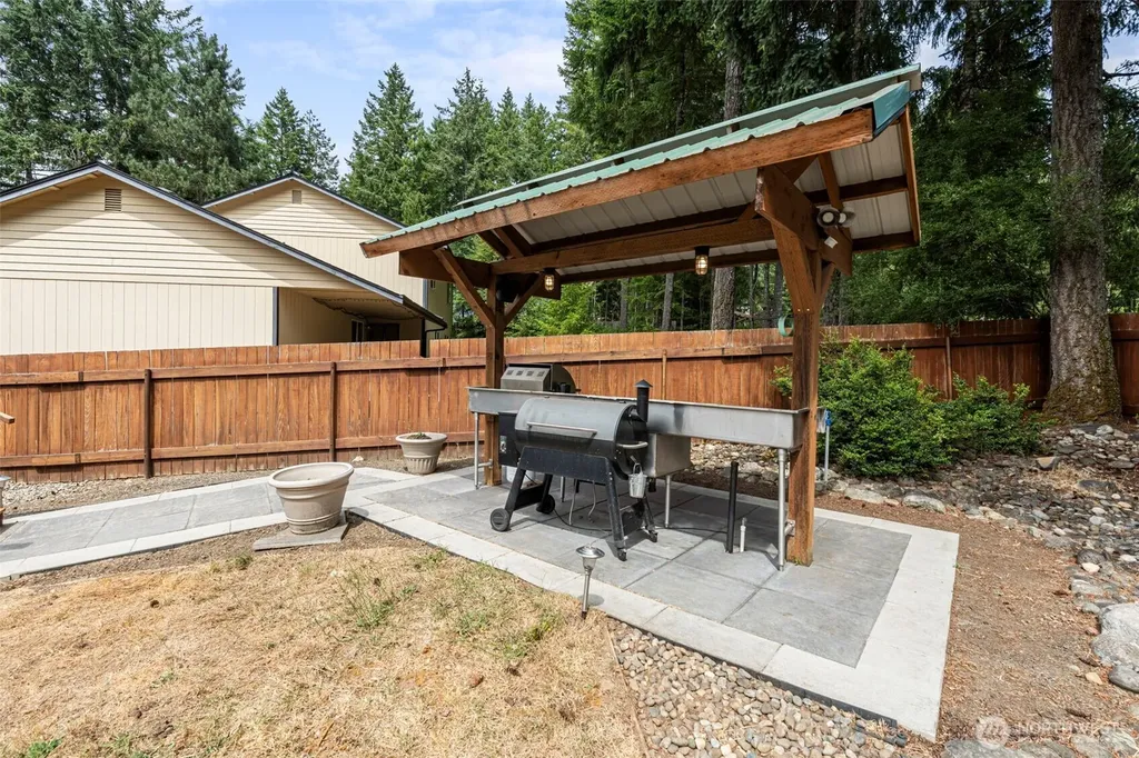 360 E Road Of Tralee Shelton WA 98584