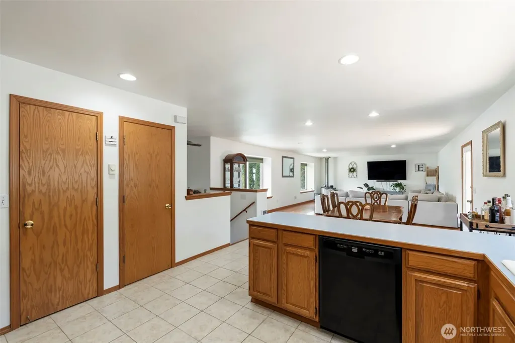 360 E Road Of Tralee Shelton WA 98584