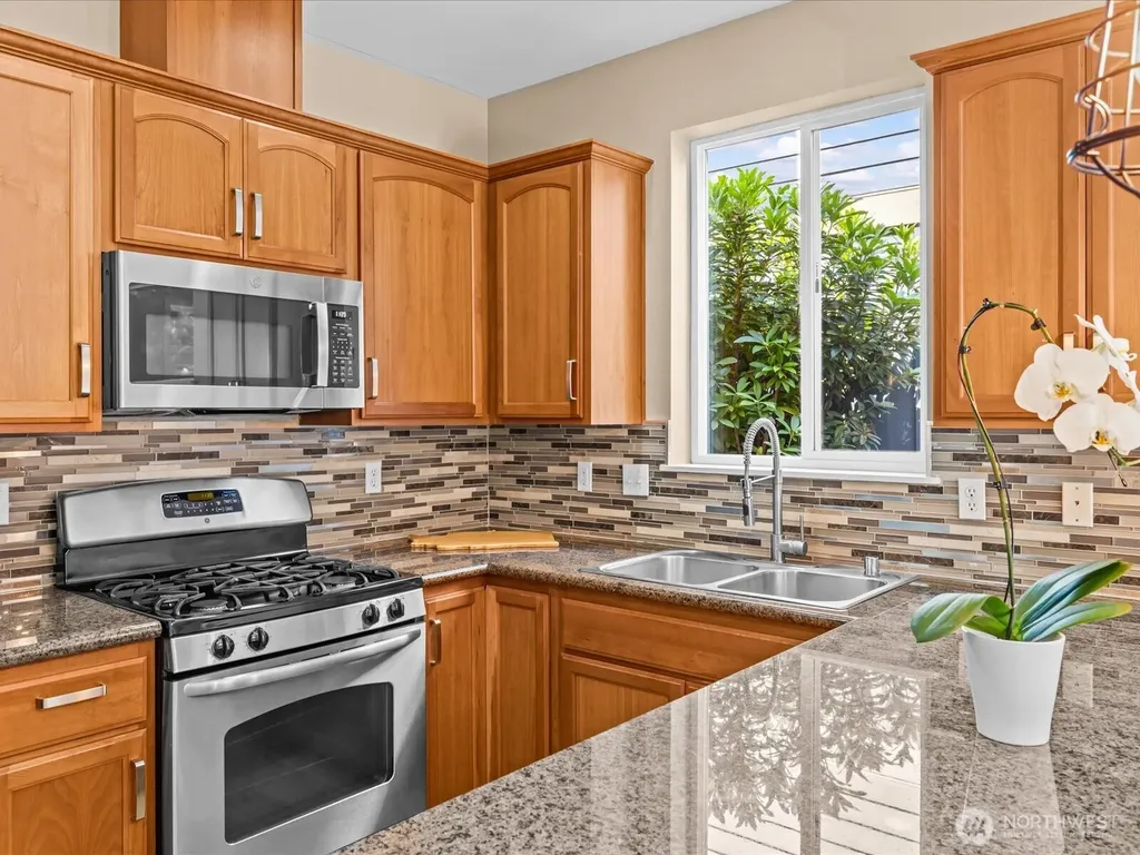 16282 2nd Pl S Burien WA 98148