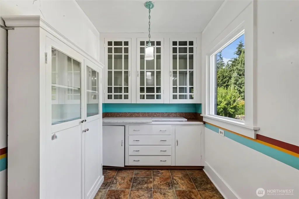1302 E Victor Street Bellingham WA 98225