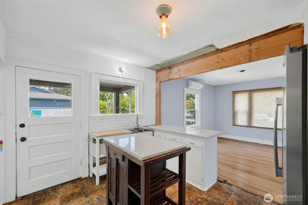 1302 E Victor Street Bellingham WA 98225