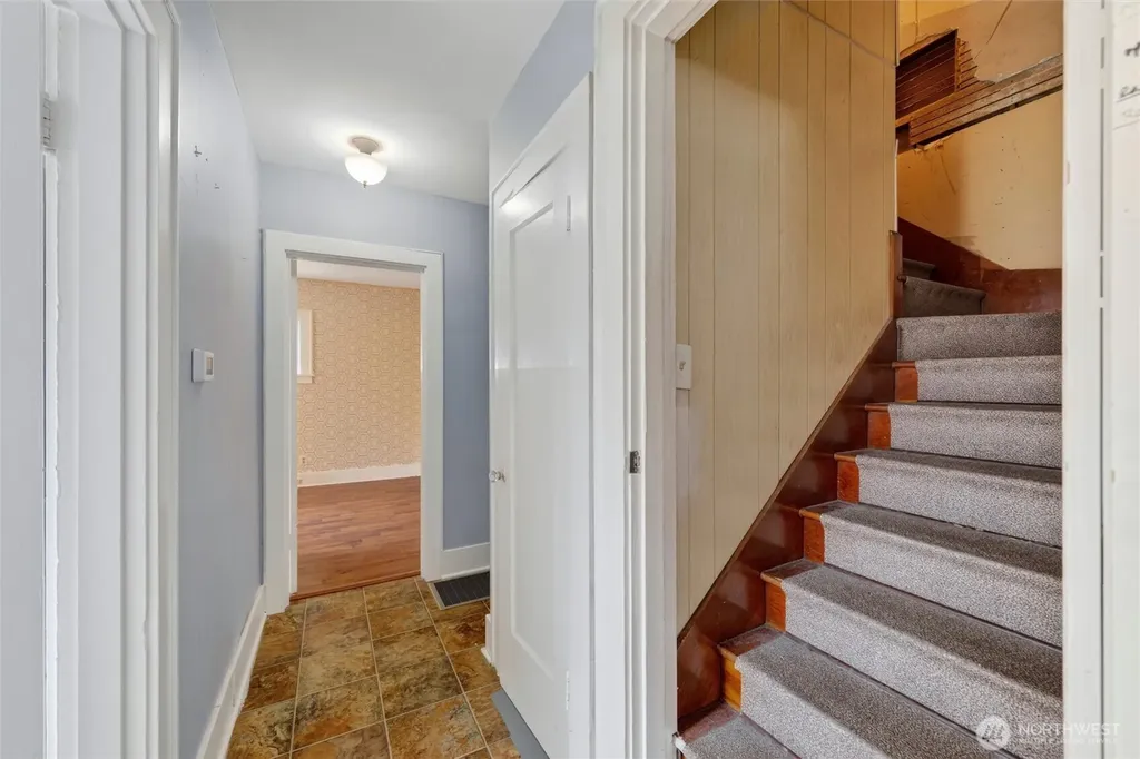 1302 E Victor Street Bellingham WA 98225