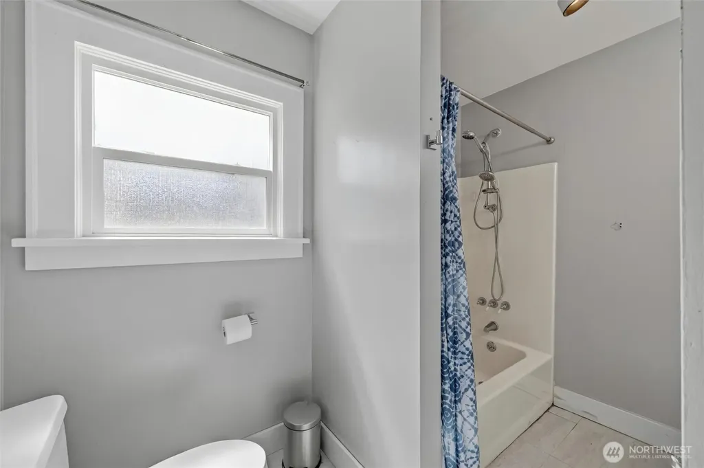 1302 E Victor Street Bellingham WA 98225