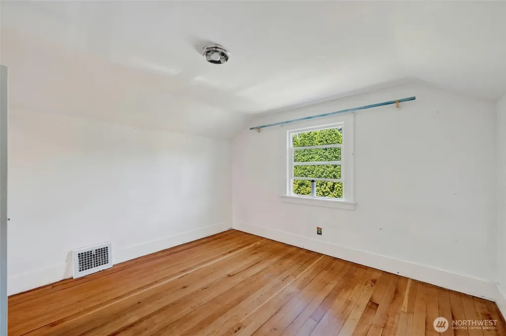 1302 E Victor Street Bellingham WA 98225