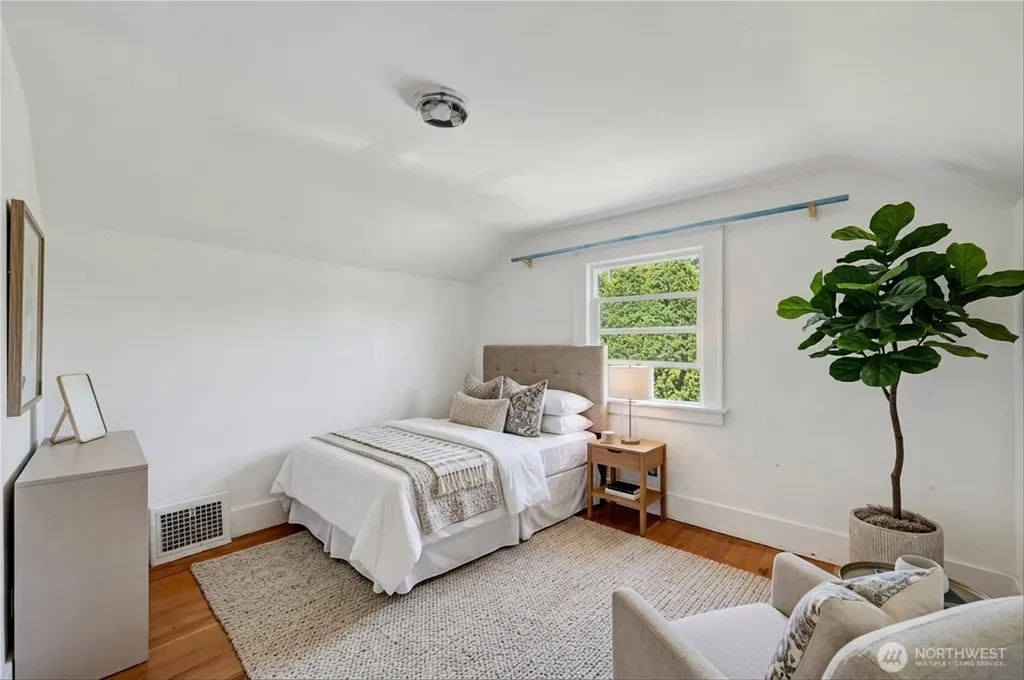1302 E Victor Street Bellingham WA 98225